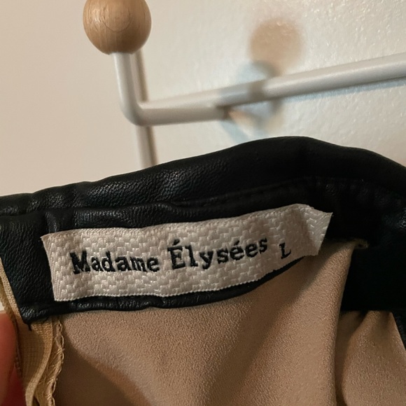 Madame Élysées Vintage Faux Leather Collared Blouse - Picture 6 of 7